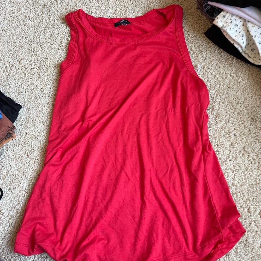 Red tank top rue 21